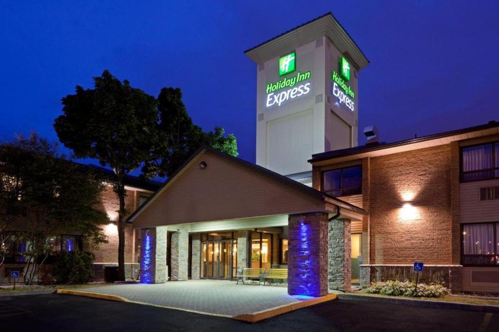 Holiday Inn Express Toronto East - Scarborough By Ihg エクステリア 写真