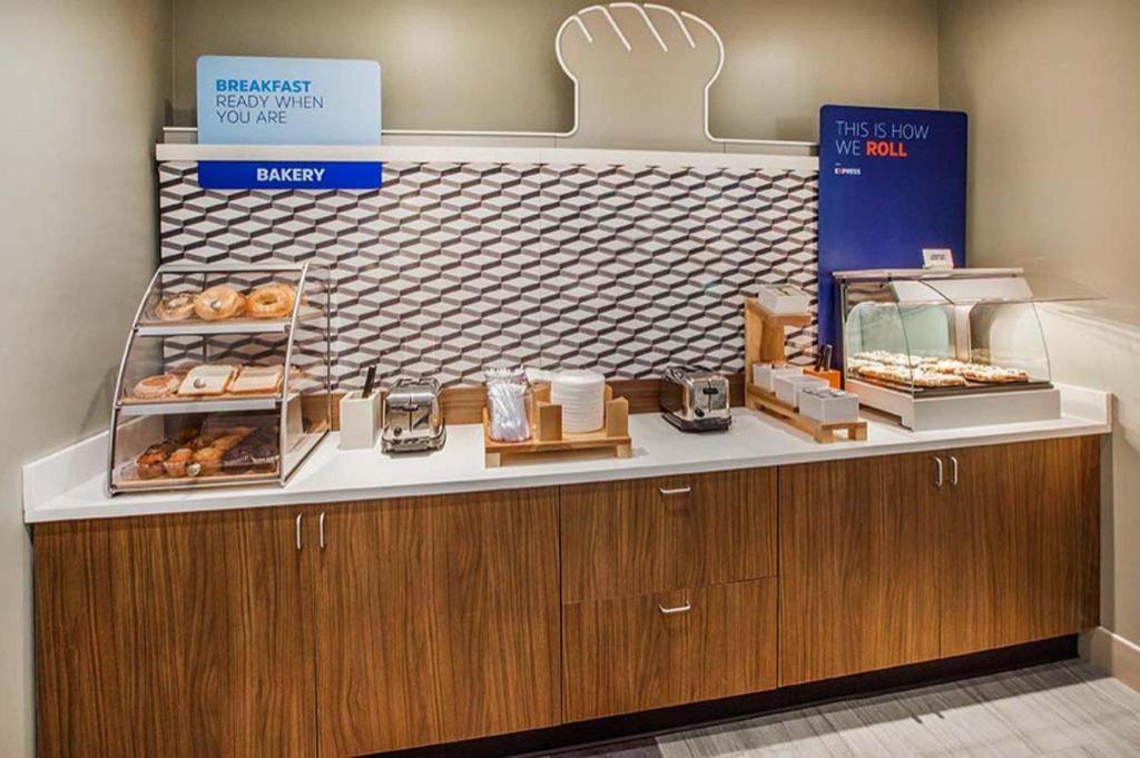 Holiday Inn Express Toronto East - Scarborough By Ihg エクステリア 写真