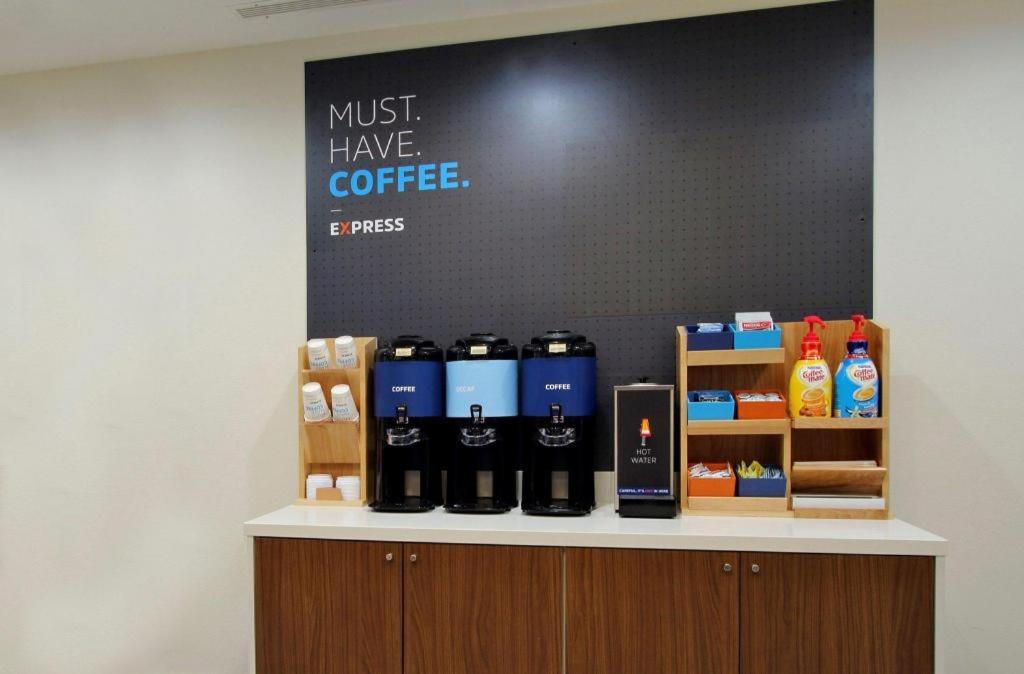 Holiday Inn Express Toronto East - Scarborough By Ihg エクステリア 写真
