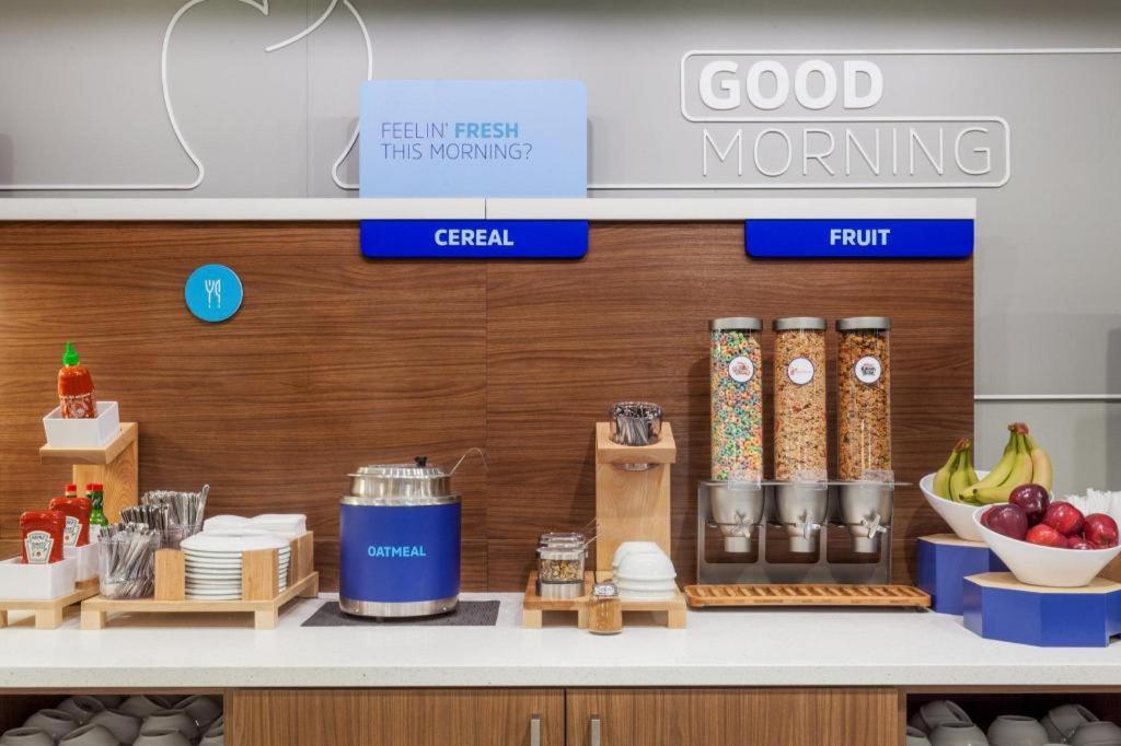 Holiday Inn Express Toronto East - Scarborough By Ihg エクステリア 写真